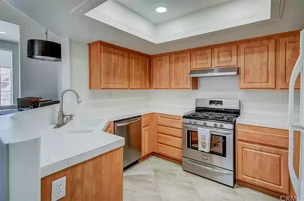 3 bed, 1702 sqft, $4,500 — Photo 2