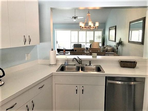 5th image of 484 Belina Dr #1404