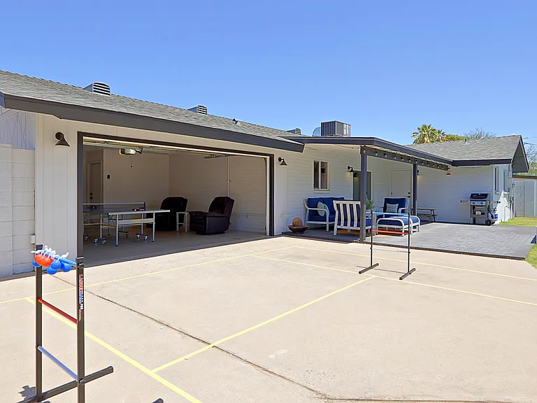 8301 E Meadowbrook Ave — Photo 40