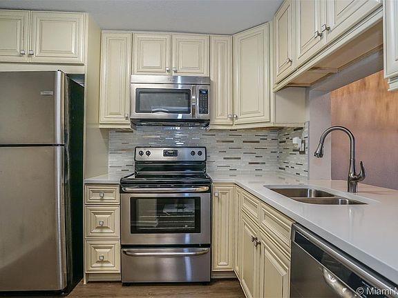 4th image of 3700 NW 88th Ave APT 401