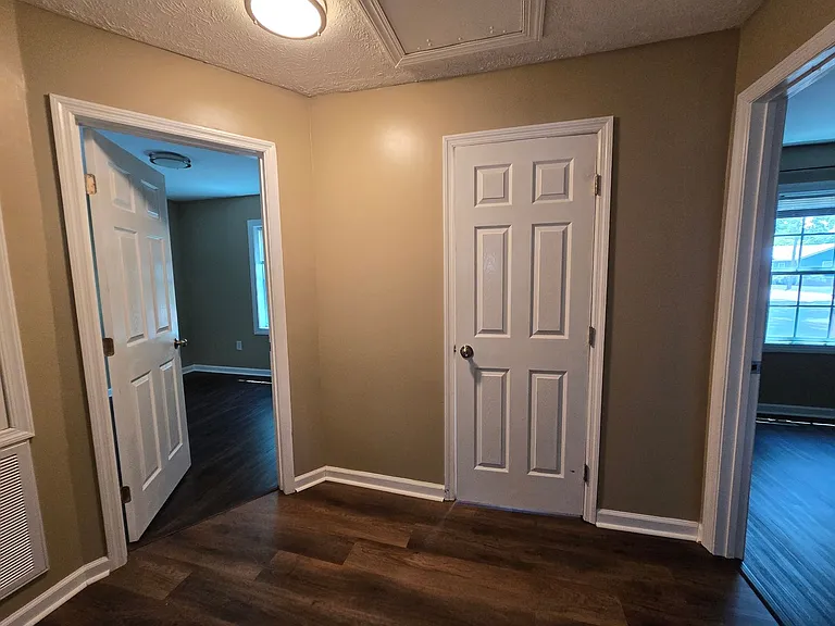 707 Miller Ave — Photo 11