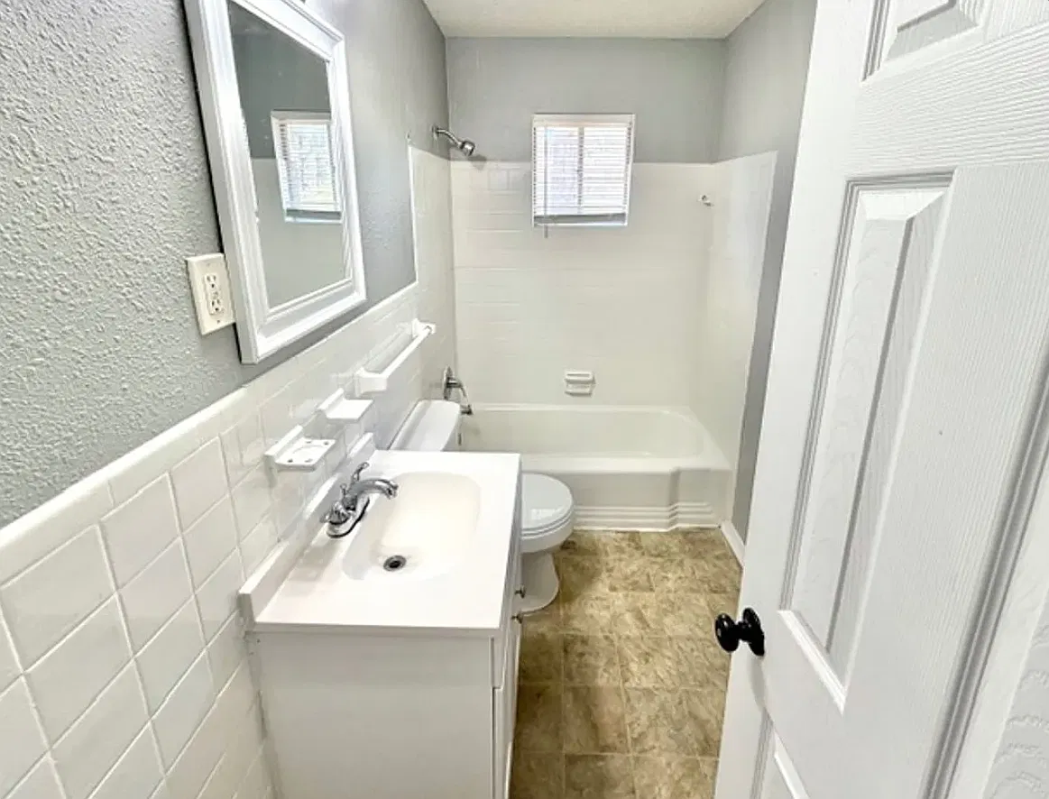 3203 Aden Street — Photo 2