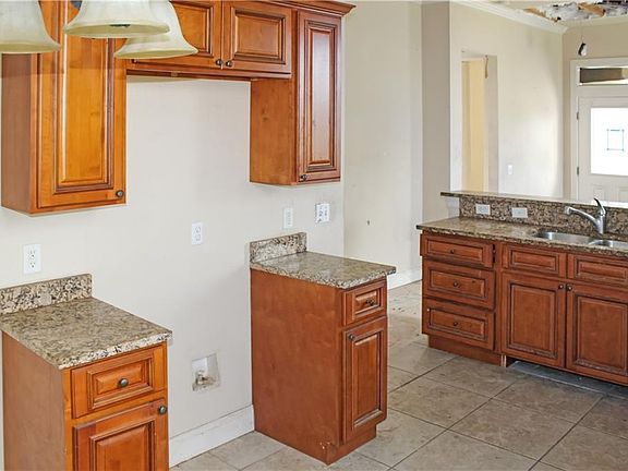 5th image of 4659 Dodt Ave