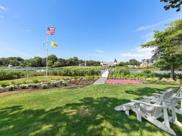 144 Springville Rd, Hampton Bays, NY 11946