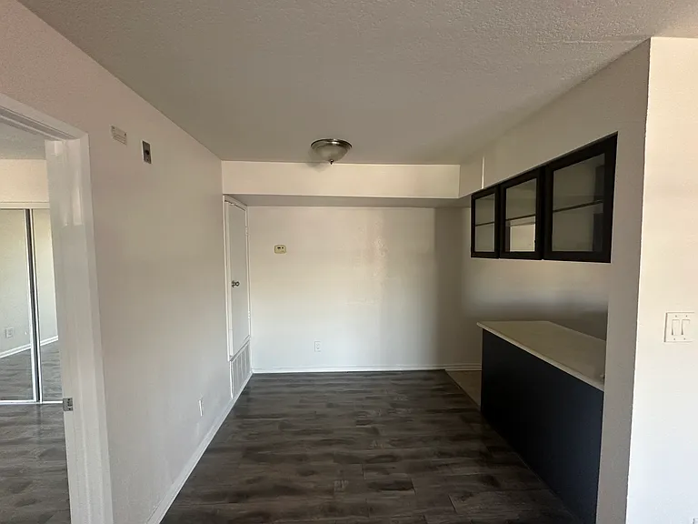 413 W Glenoaks Blvd #8 — Photo 4