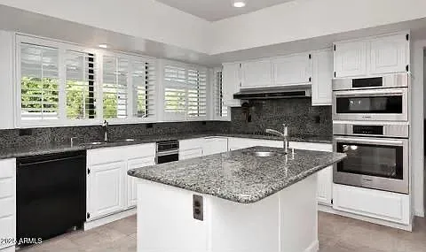 5 bed, 3700 sqft, $1,300 — Photo 4