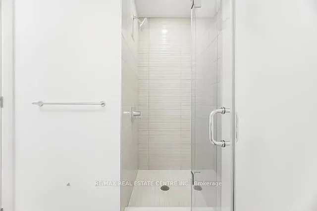 75 James St S #2801 — Photo 23