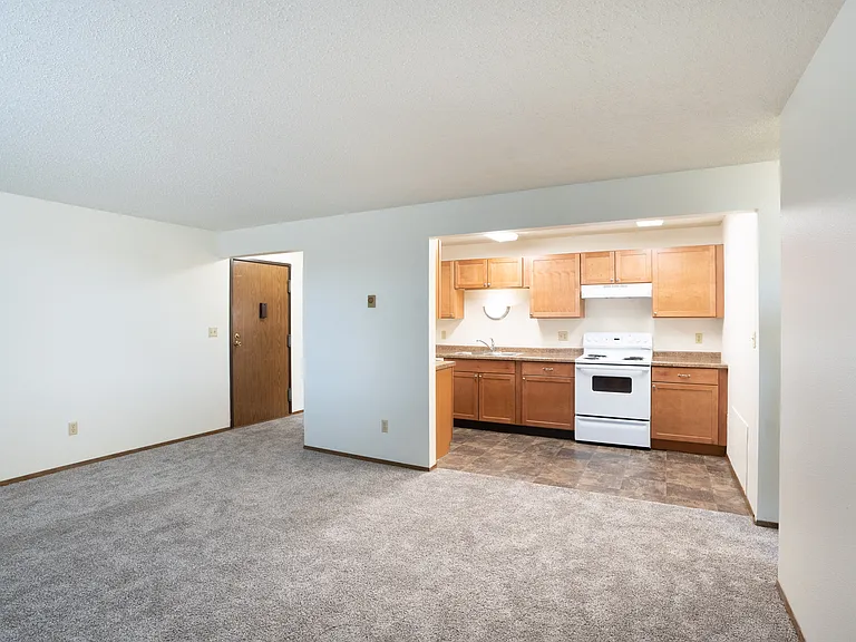 Fargo, ND Pacific Park Apartments | 11C | Living