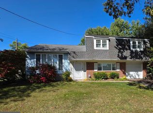 401 Cardinal Rd, Edgewater Park, NJ 08010