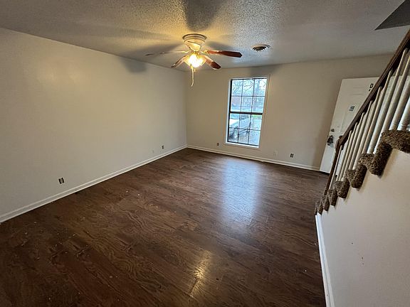 2nd image of 1501 W Knollwood Cir #D