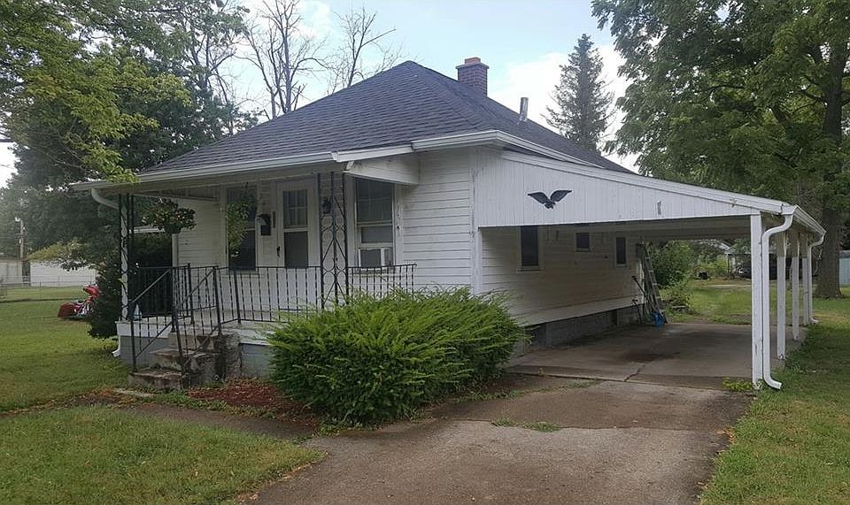 2nd image of 226 E Oak St