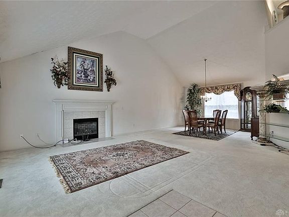 4th image of 457 Lake Front Dr
