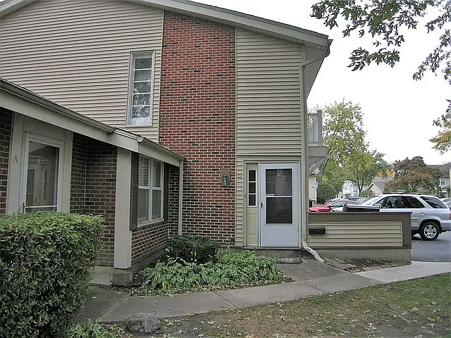 328 Carthage Ct #D — Photo 1