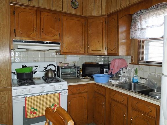 2nd image of 29 Cobb St