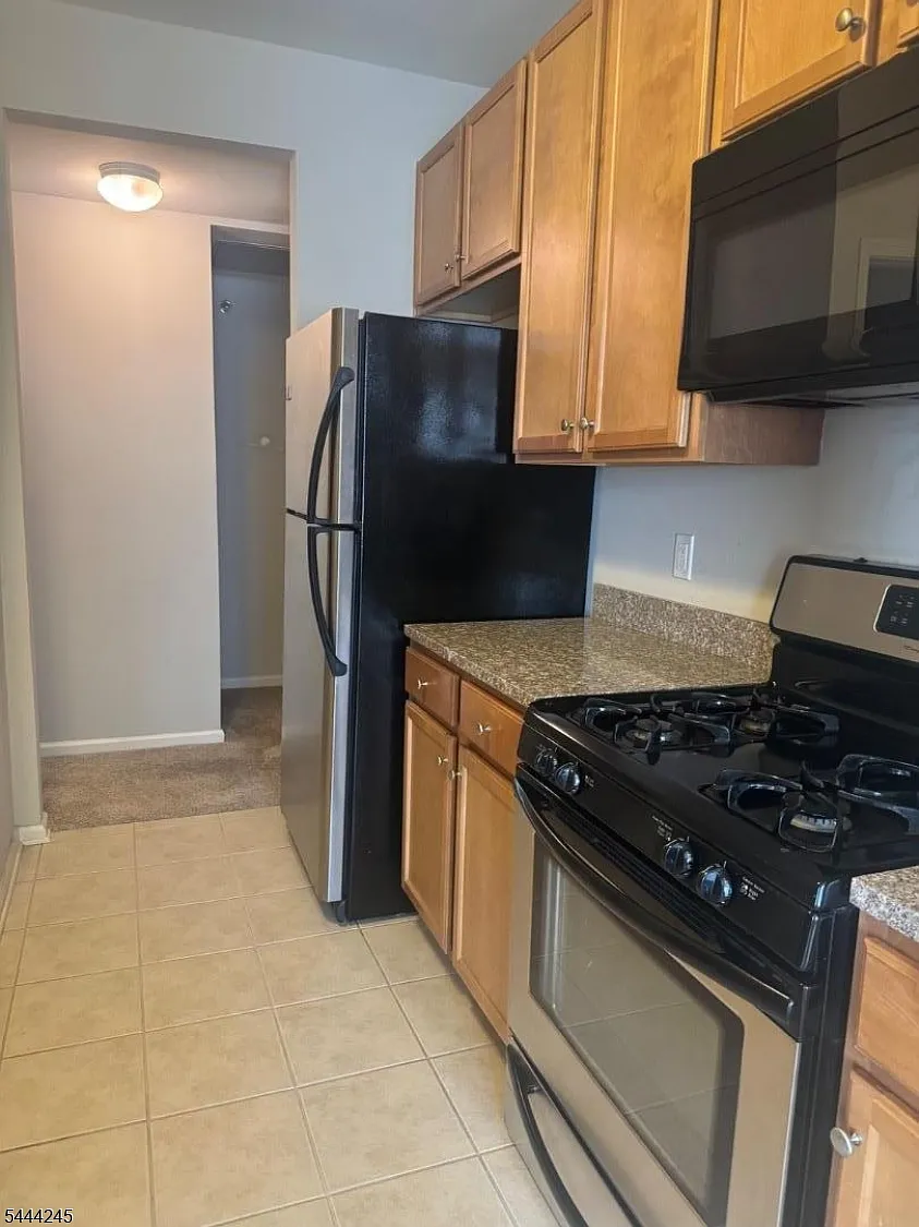 2 bed, 2.5 bath, $2,700 — Photo 3