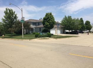 6 Yotzonot Dr, Bloomington, IL