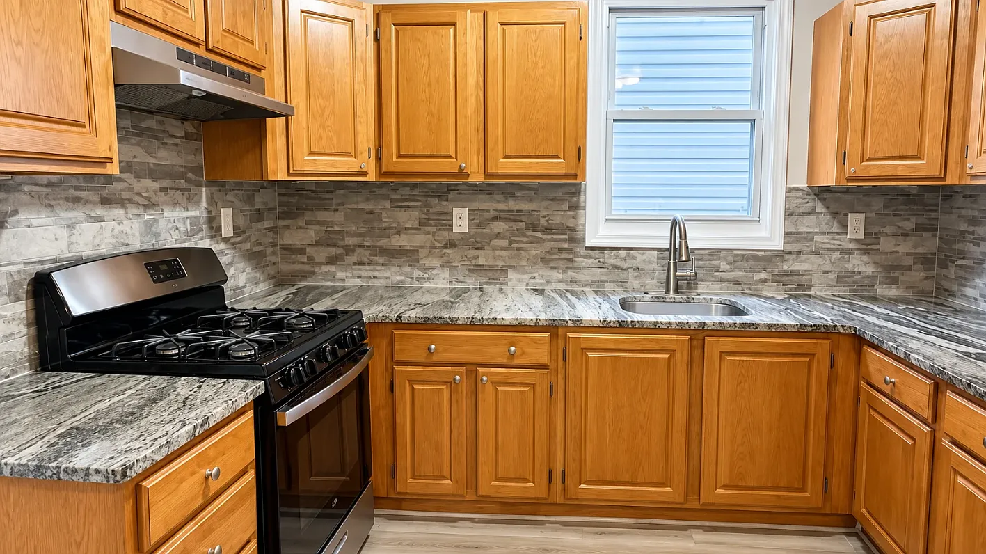 6 bed, $3,300 — Photo 1
