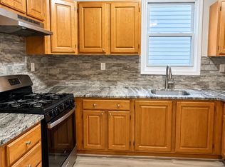226 New St #2R, Orange, NJ 07050