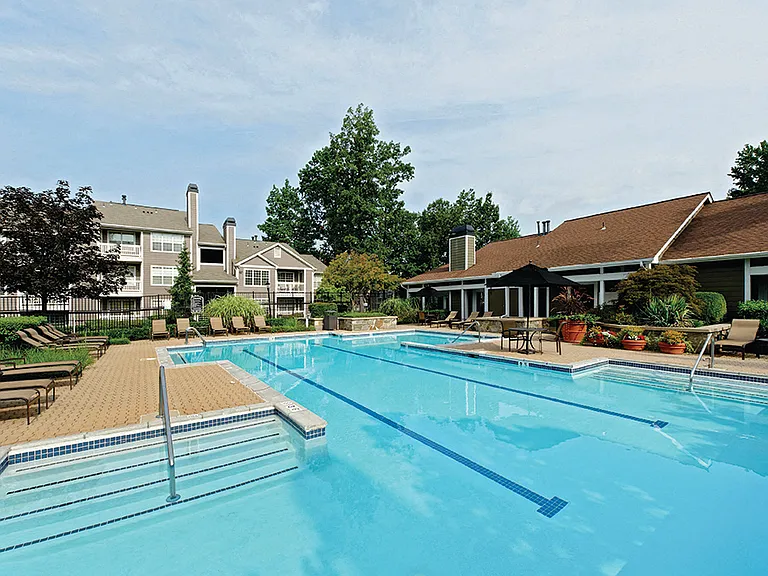 The Courts at Fair Oaks Apartments — Photo 4