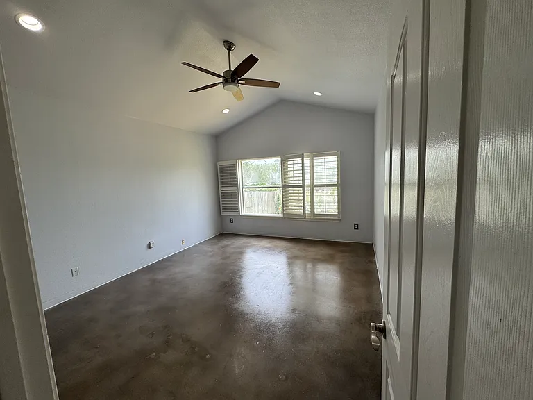 22407 Madison Park — Photo 28