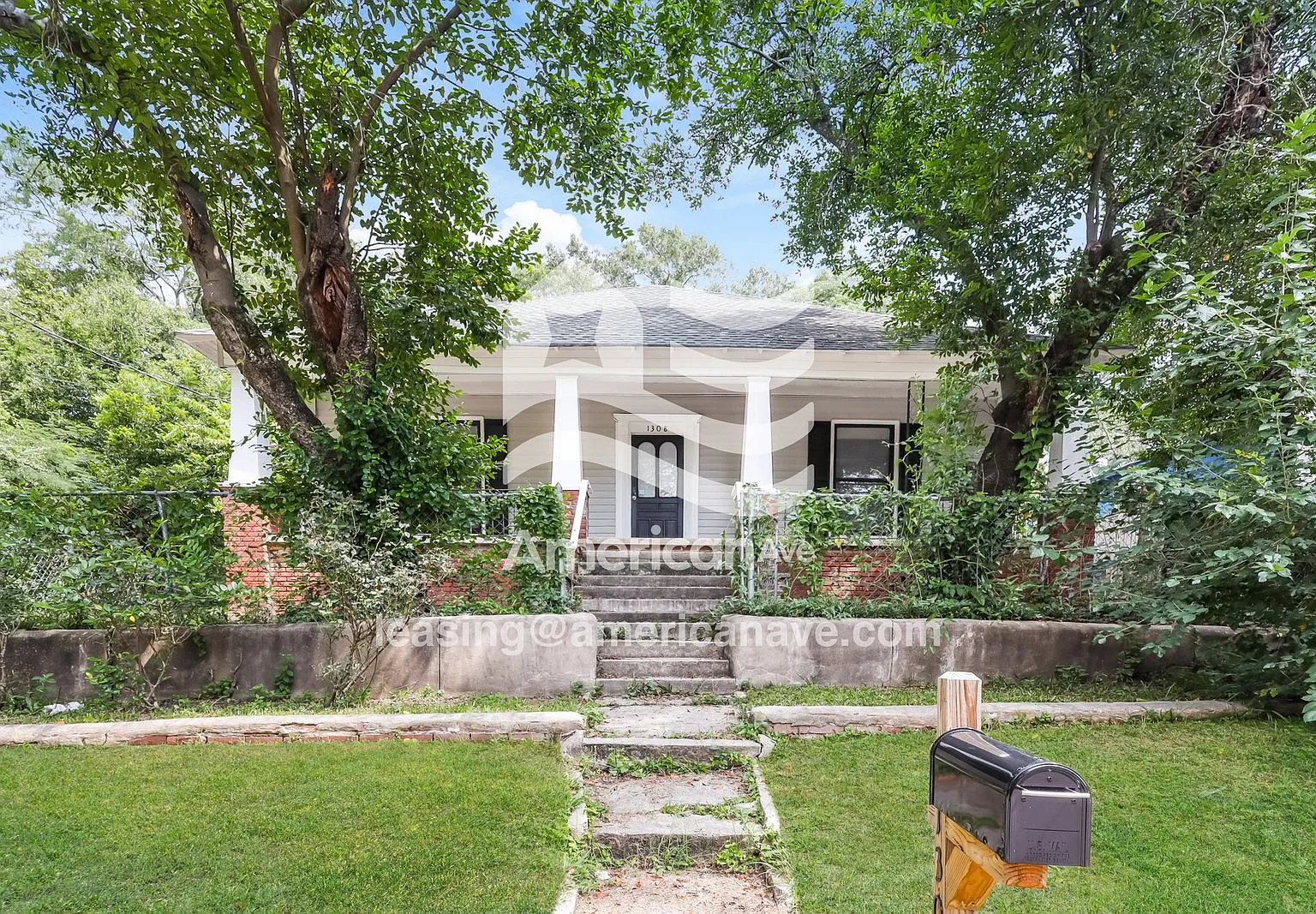 3 bed, 1.0 bath, 1497 sqft, $912 — Photo 1