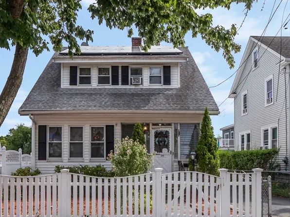 215 Sylvan St, Malden, MA 02148