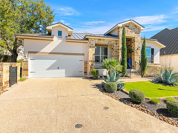 3rd image of 18 Marbella Ct