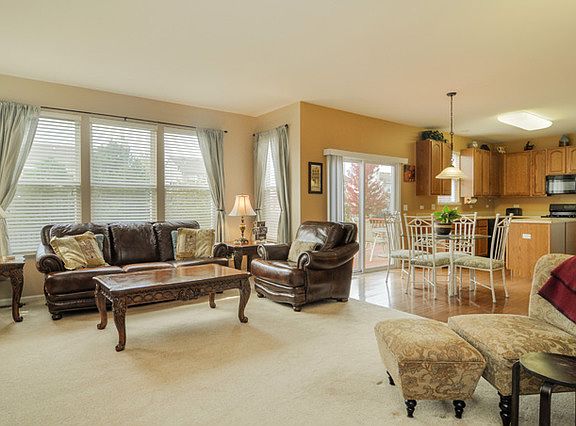 5th image of 2451 Prairie Crossing Dr