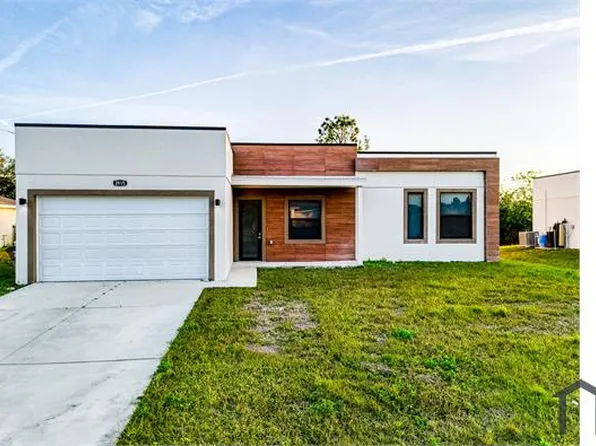 2915 65th St W, Lehigh Acres, FL 33971