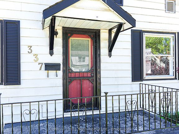 3rd image of 337 Colborne St W