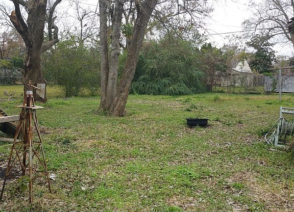 4th image of 3870 Ector St