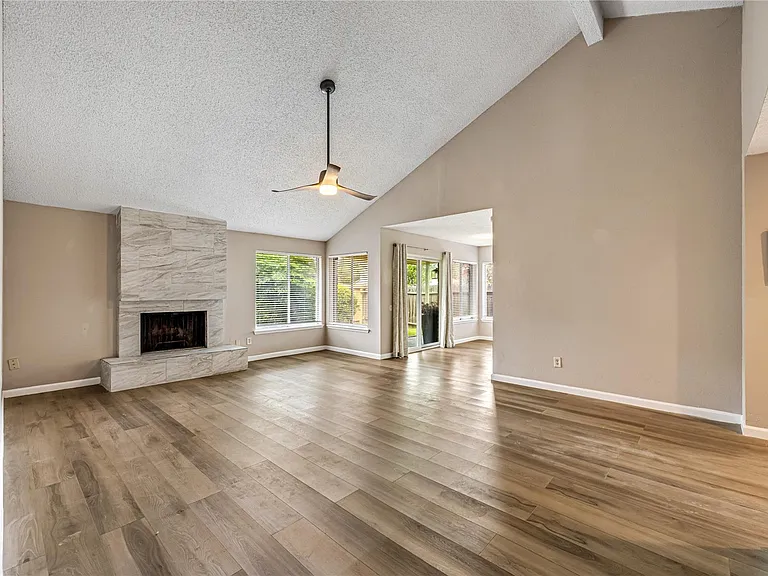 2602 Planters Row — Photo 9