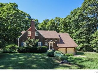 77 Saunders Ln, Ridgefield, CT 06877