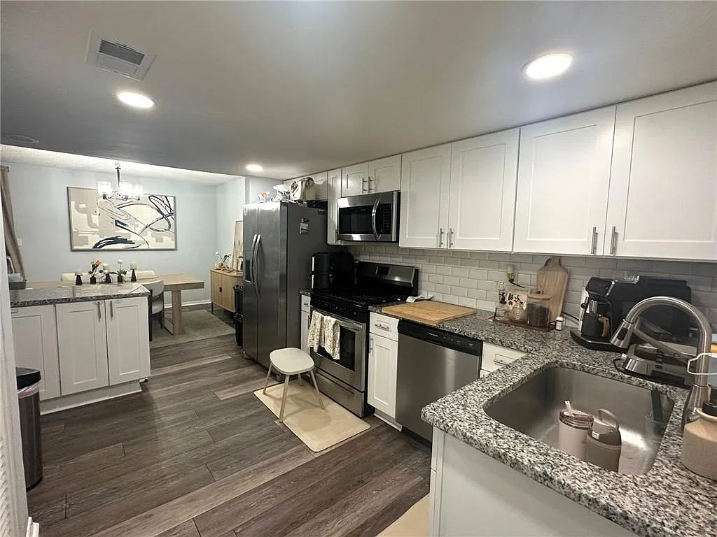 2 bed, 2.0 bath, 1320 sqft, $1,850 — Photo 3