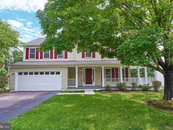 9233 Matthew Dr, Manassas Park, VA 20111