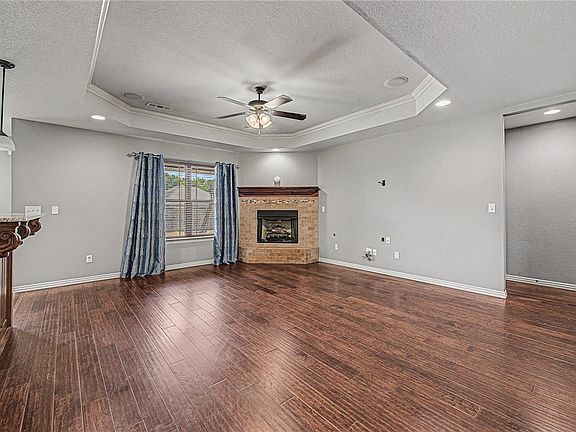 3rd image of 12504 Barranger Dr