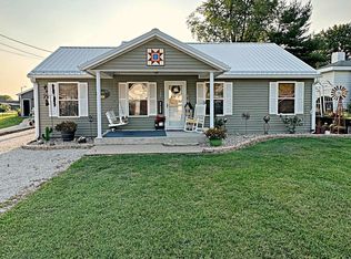 126 N Harrison St, Bloomfield, IN 47424