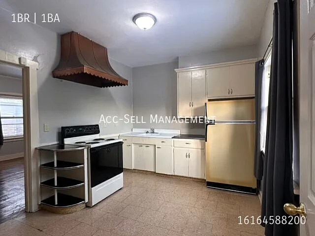 209 Valley Ave NW #4 — Photo 2