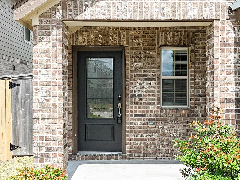 19396 Villa Mesa Dr — Photo 2