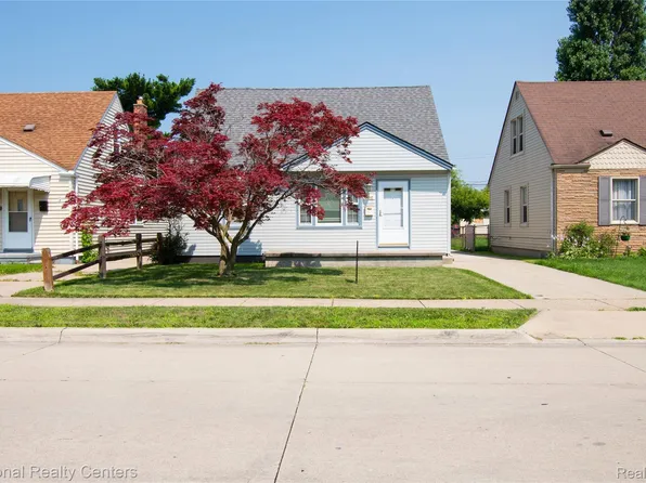 24842 Wilmot Ave, Eastpointe, MI 48021