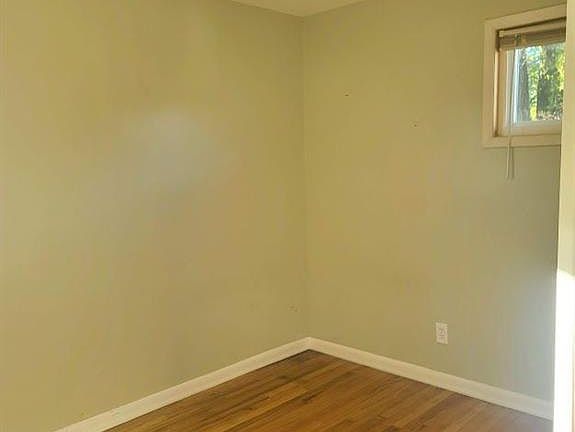 5th image of 937 E Annabelle Ave