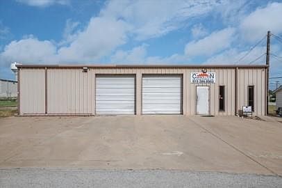 1st image of 200 Cypress St