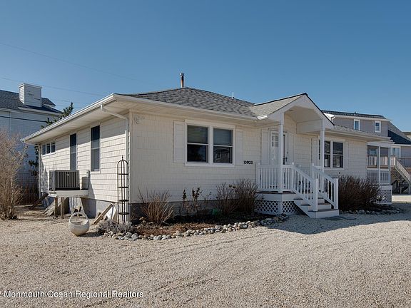 2nd image of 1092 Long Beach Boulevard #D