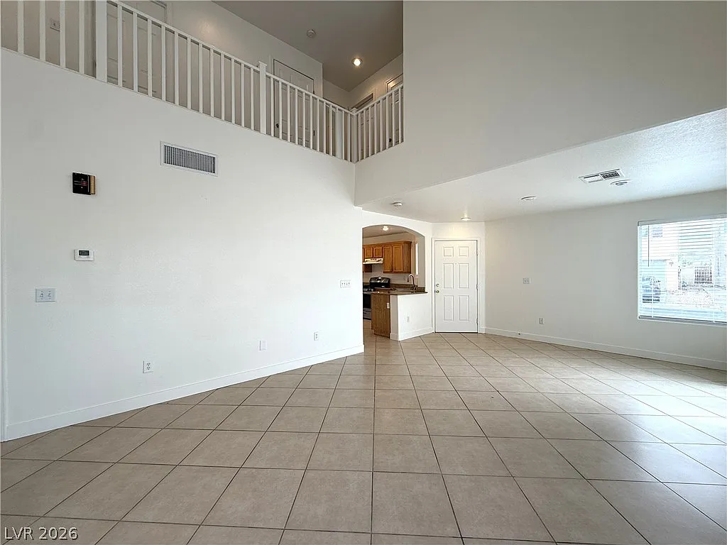 3 bed, 2.5 bath, 1357 sqft, $1,890 — Photo 2