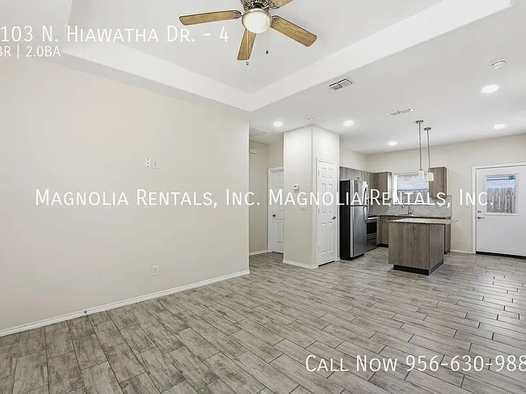 5103 N Hiawatha Dr #4 — Photo 2