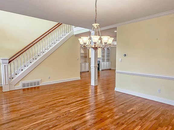 5th image of 9769 Woodland Spruce Dr
