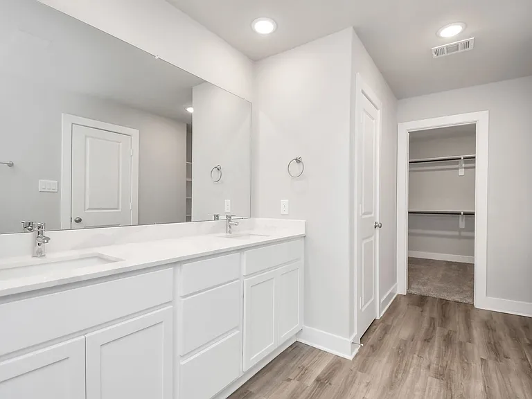 21047 Bay Village Dr #B — Photo 35