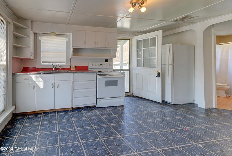2nd image of 180 W State Street