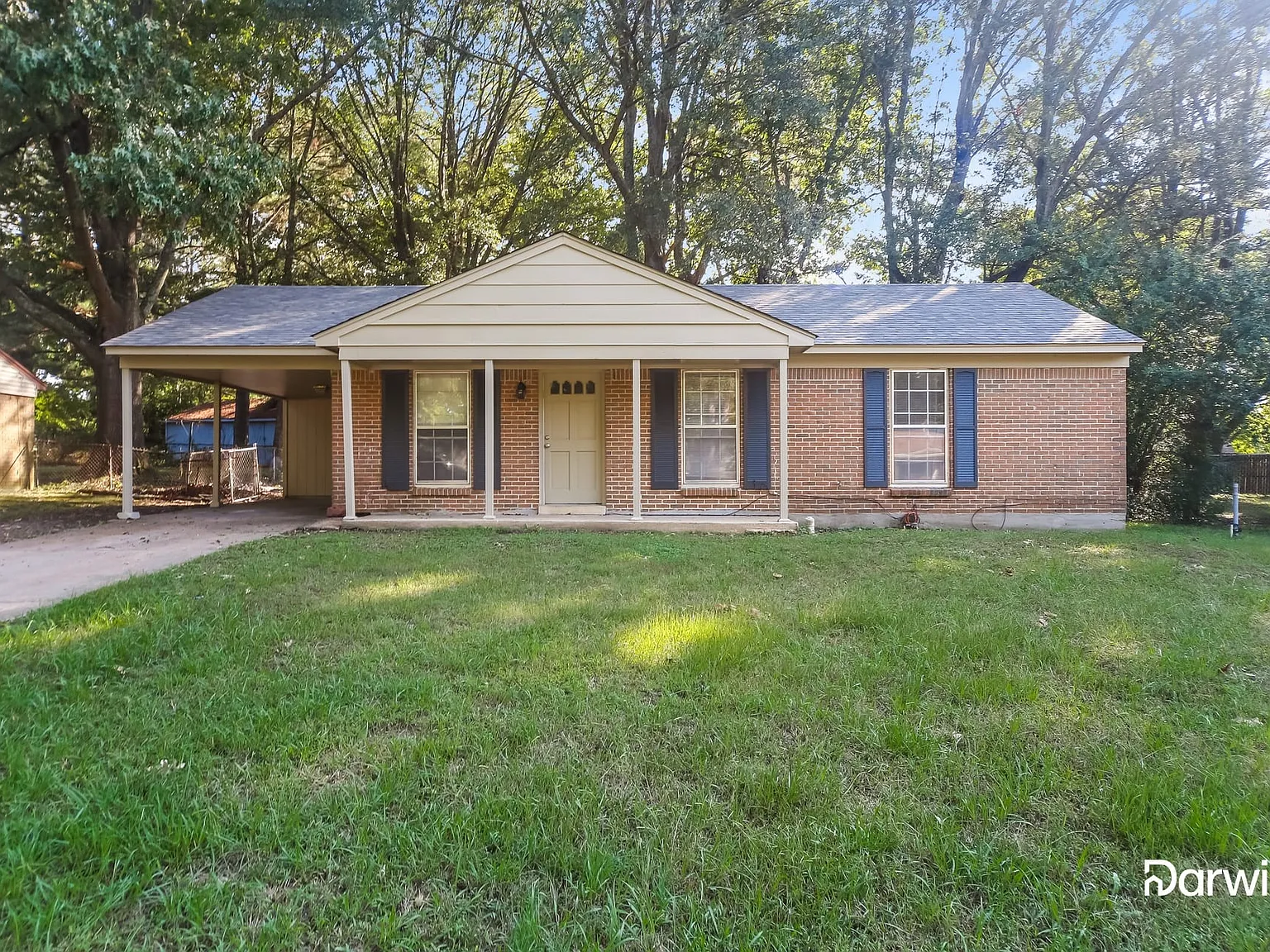 3 bed, 1.0 bath, 925 sqft, $1,385 — Photo 1