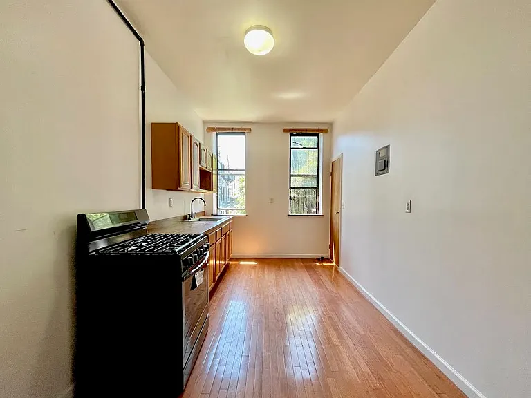 260 Irving Ave #2L — Photo 7